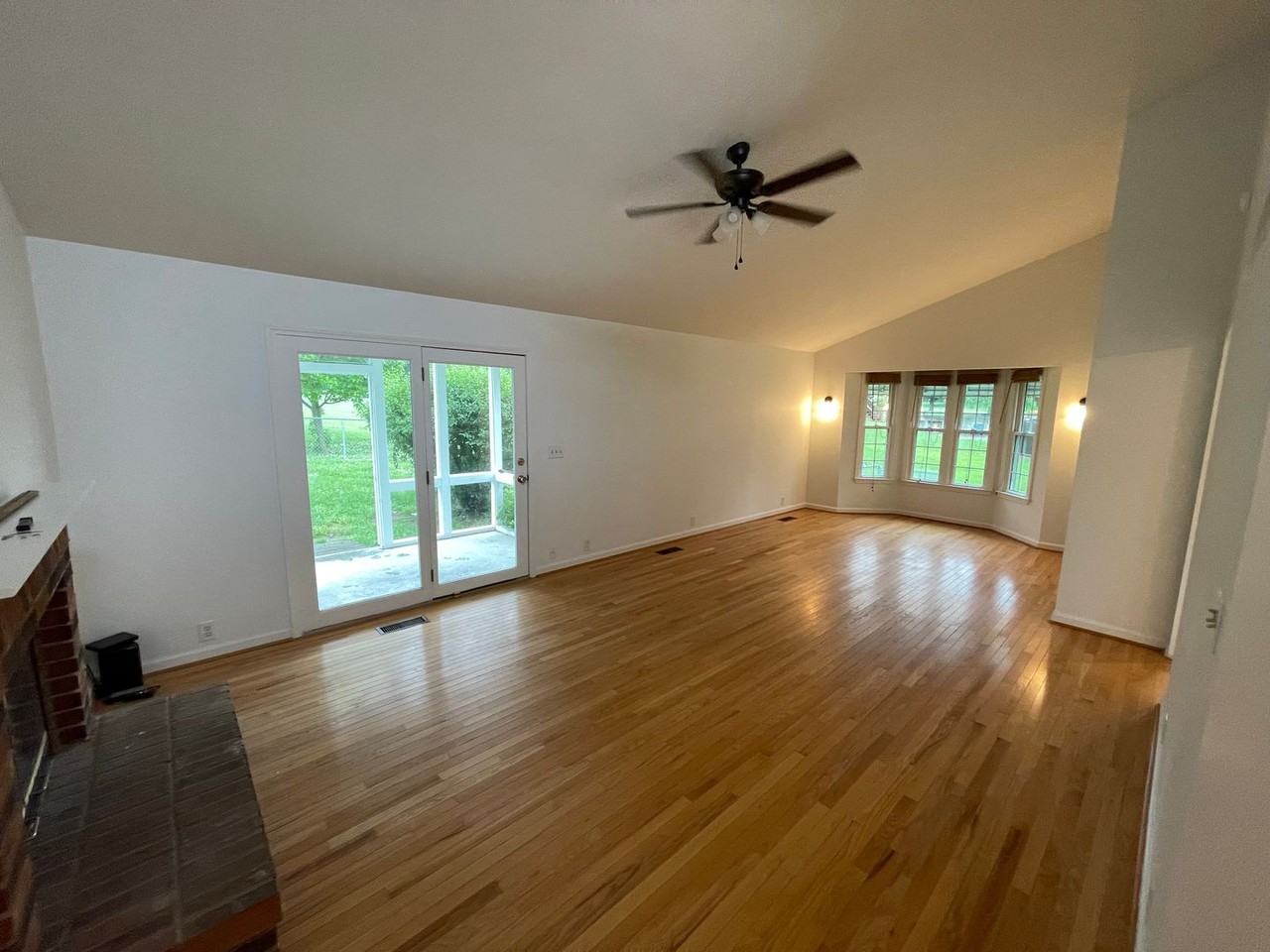 505 Ponder Dr - Photo 4 of 27