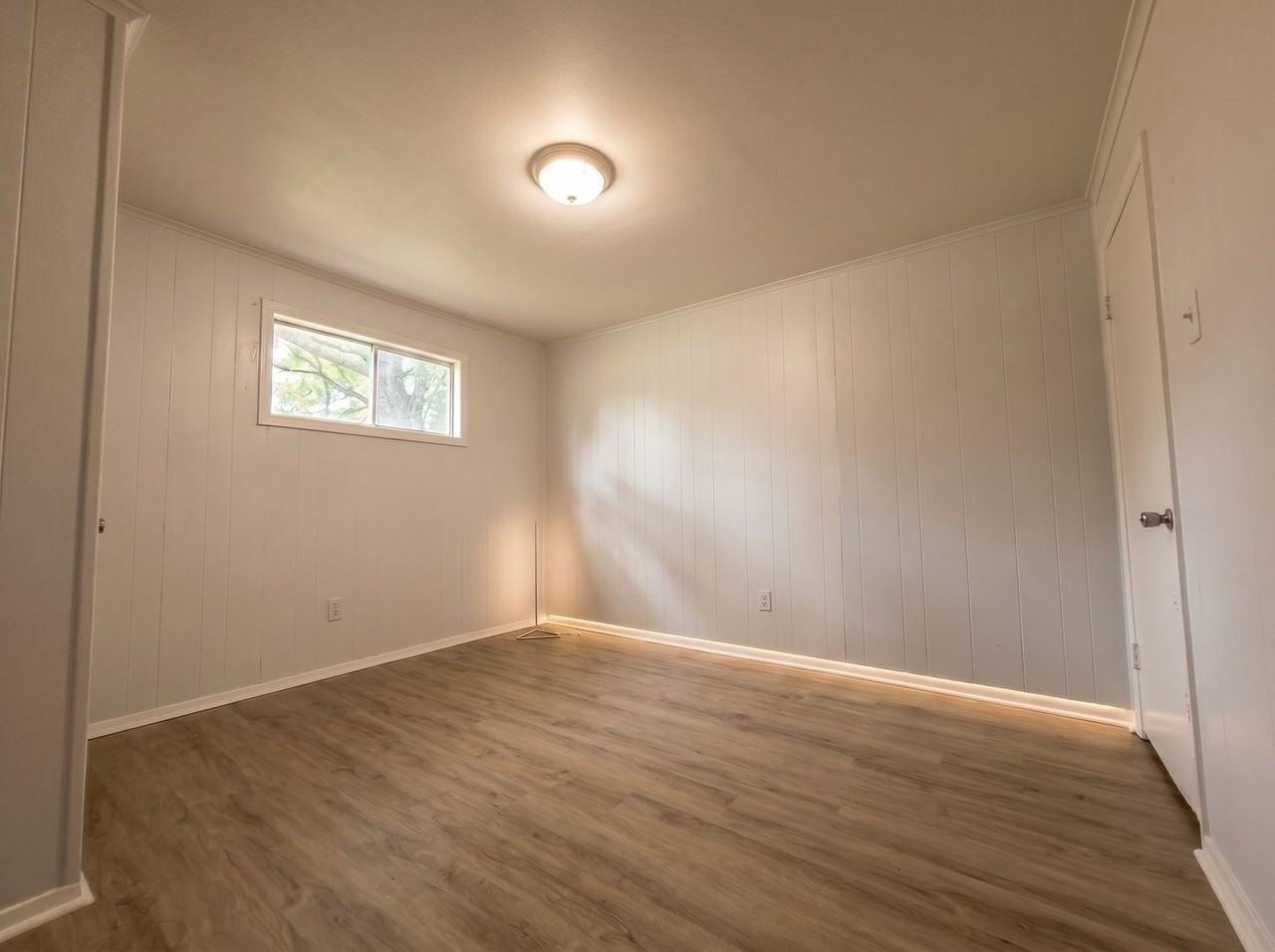 518 Burlington Cir - Photo 5 of 7