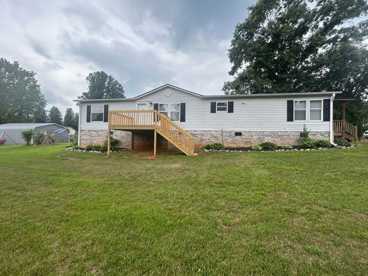2087 Geer Hwy - Photo 2 of 39