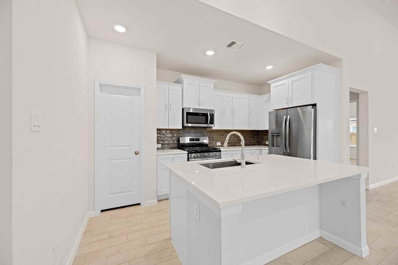 336 Windstar Rd - Photo 2 of 4