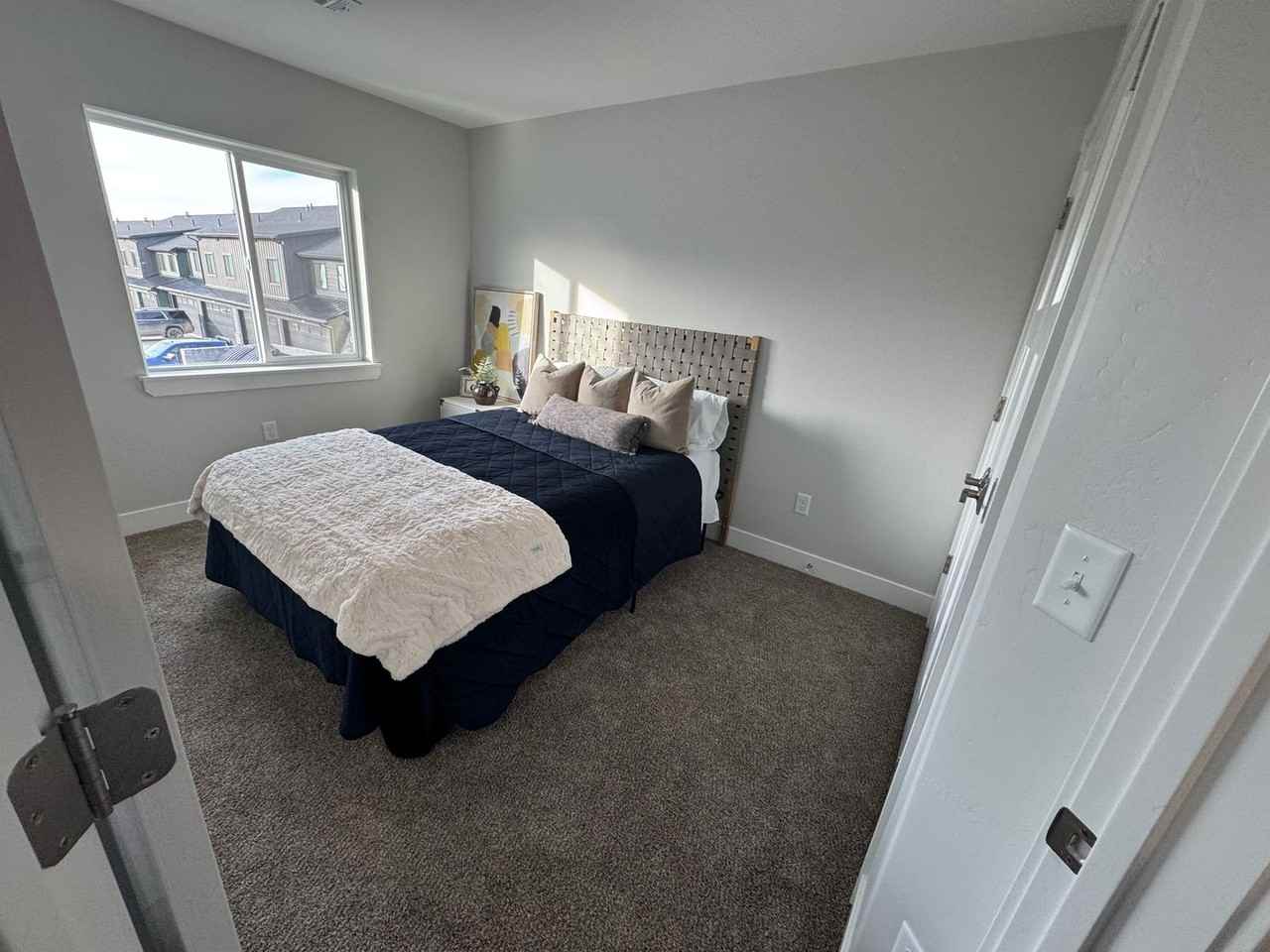 1627 Grinnell Way
