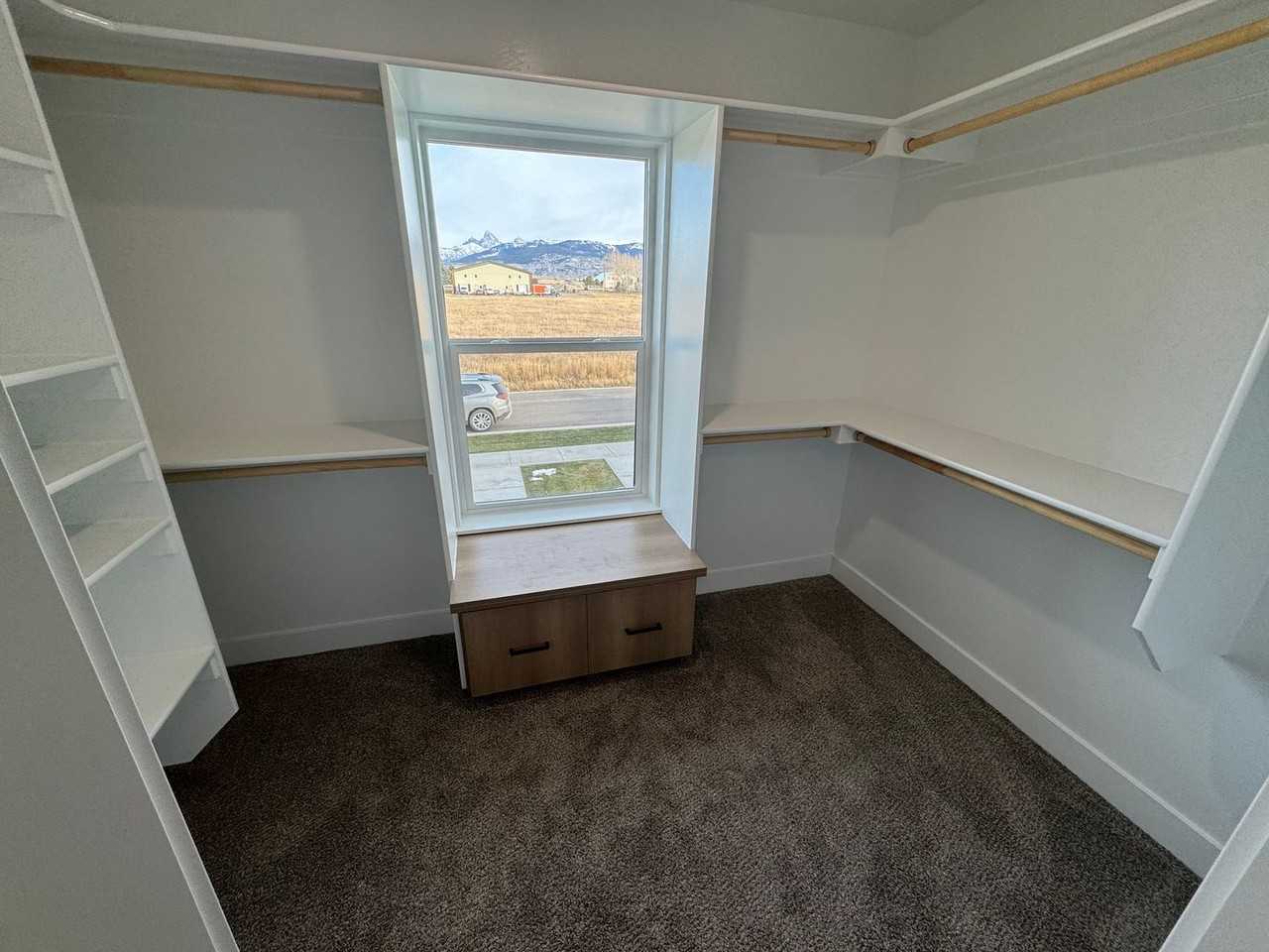 1627 Grinnell Way - Photo 6 of 10