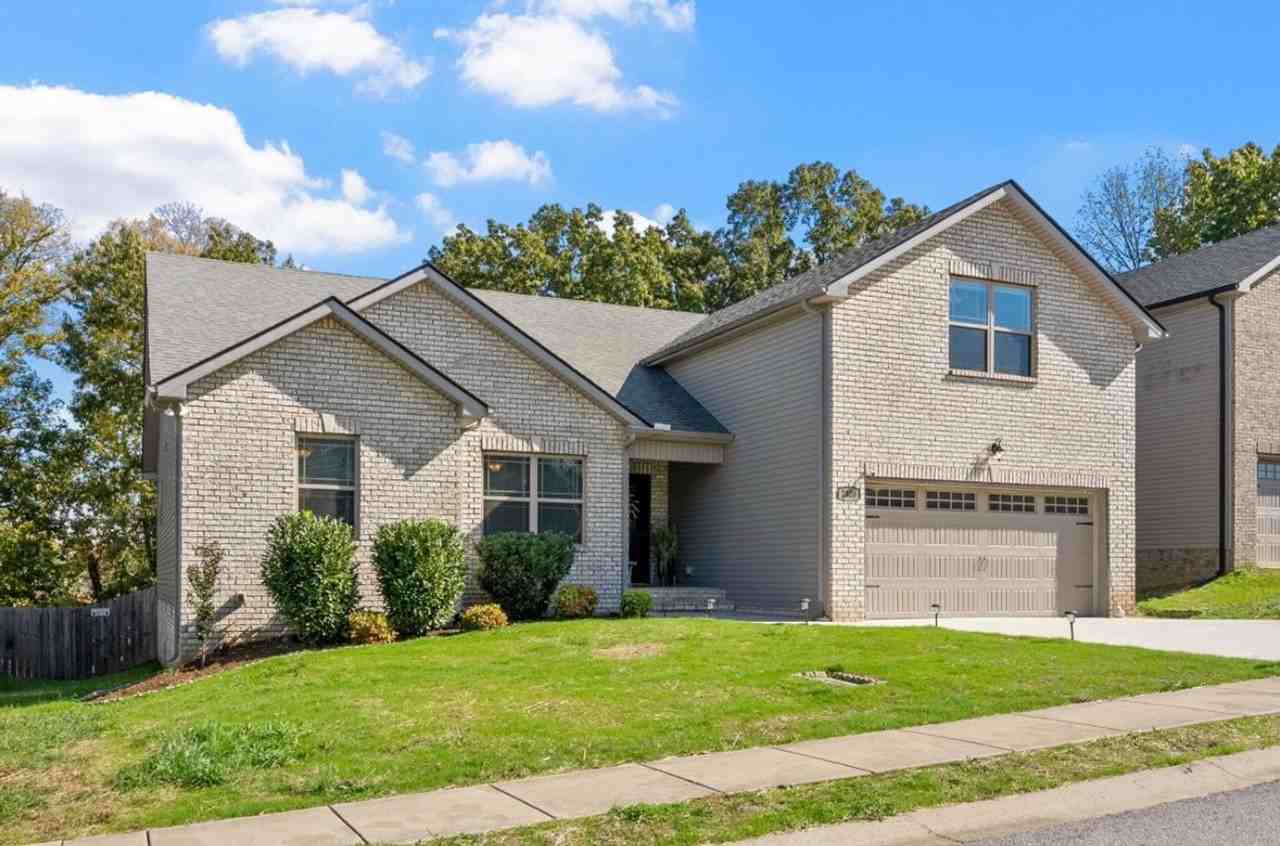 2828 Russet Ridge Dr - Photo 2 of 26