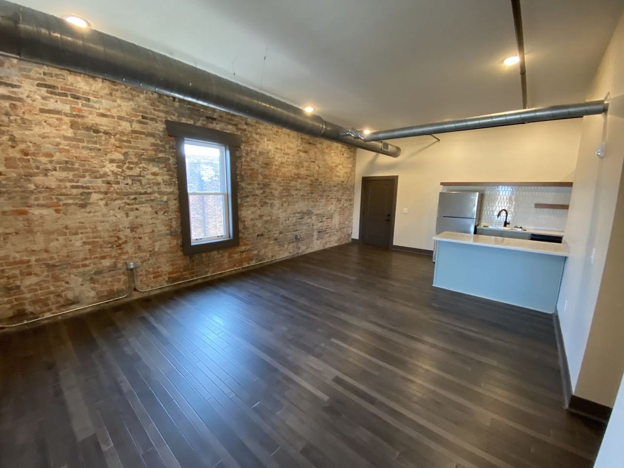 227 Broadway St - Photo 4 of 6
