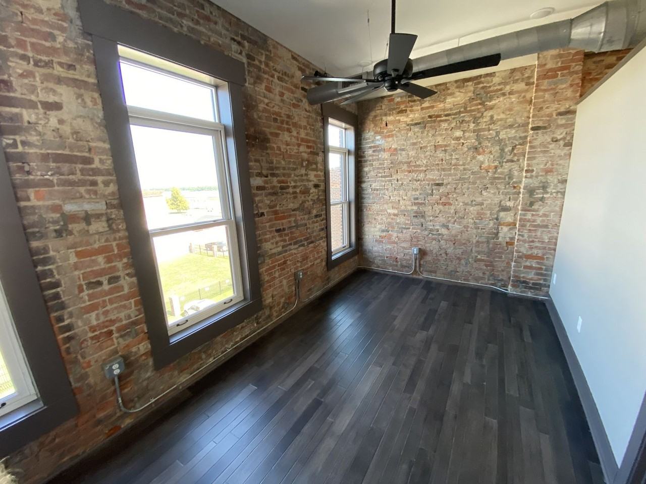 227 Broadway St - Photo 5 of 6