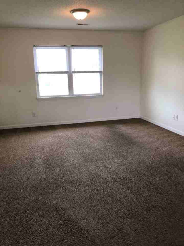 121 E Rodney Dr - Photo 2 of 8