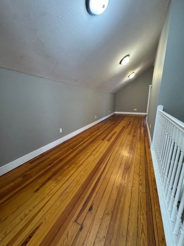 405 S Ellis St - Photo 6 of 9