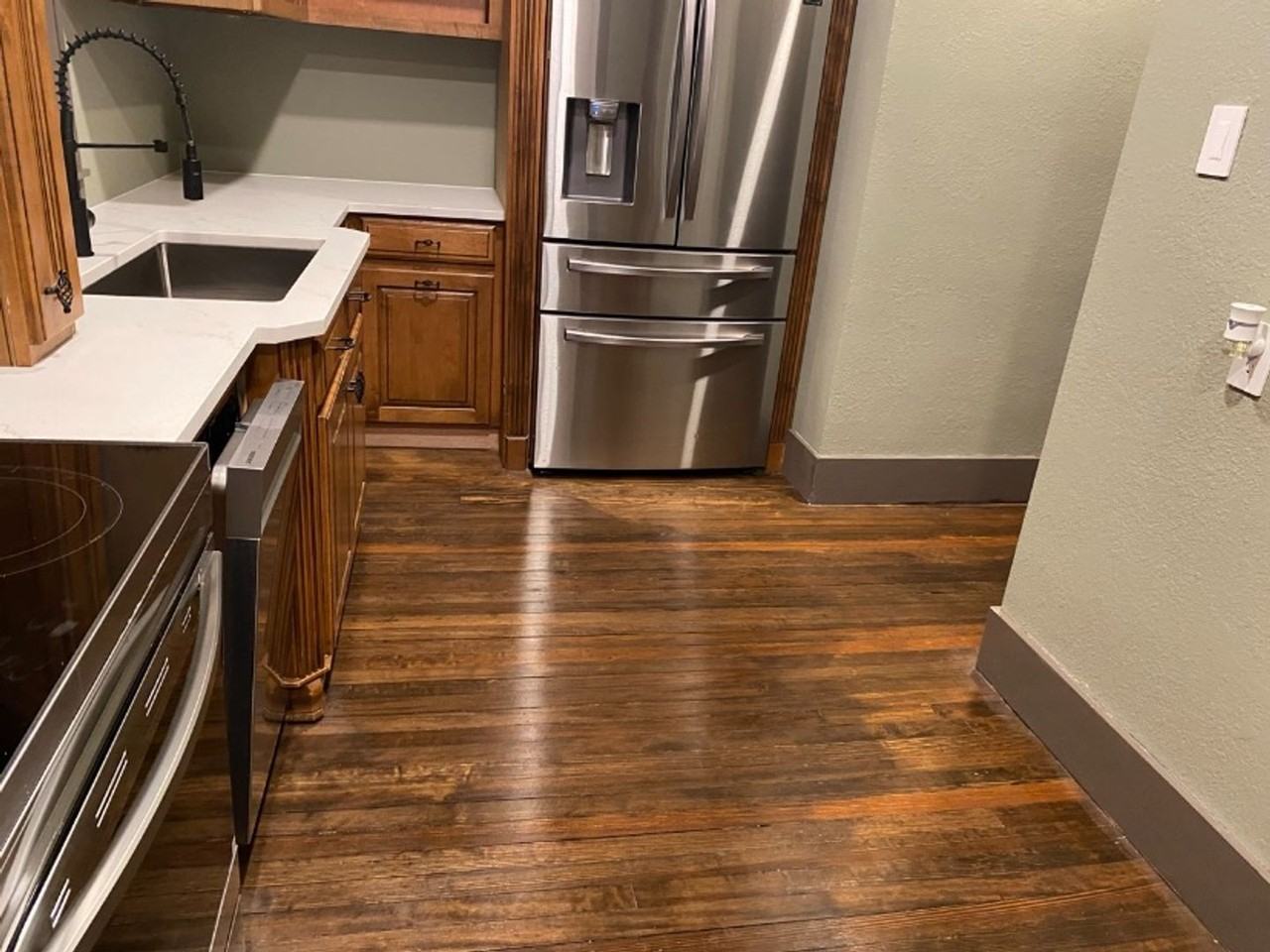 1105 Harmony St - Photo 3 of 5