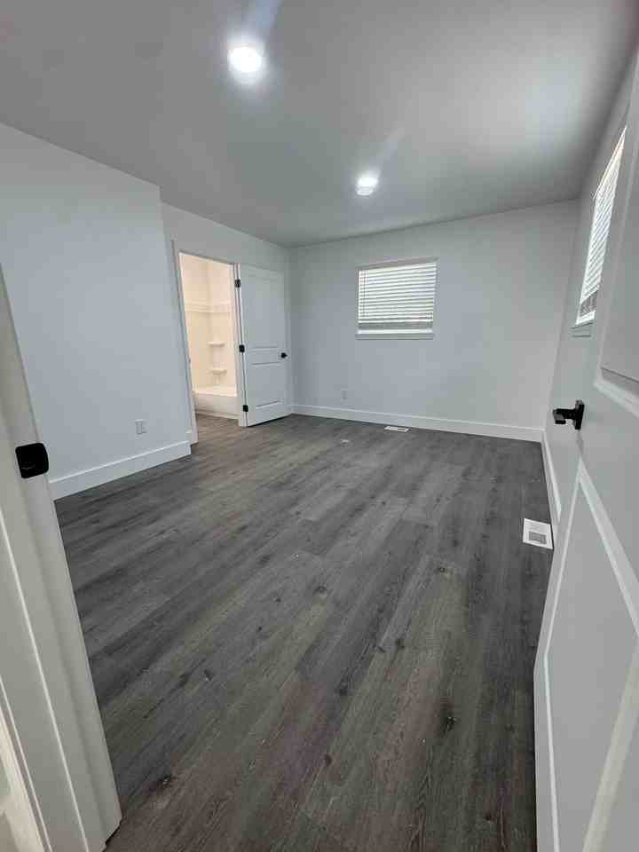 315 315 S Middle - 101 #101 - Photo 3 of 11