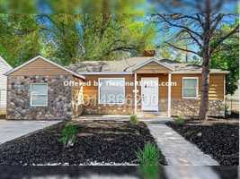 featured image of 32 W Grove Ave
