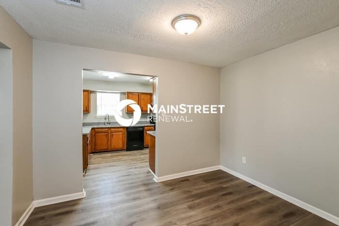 4922 Crestway Dr - Photo 7 of 16