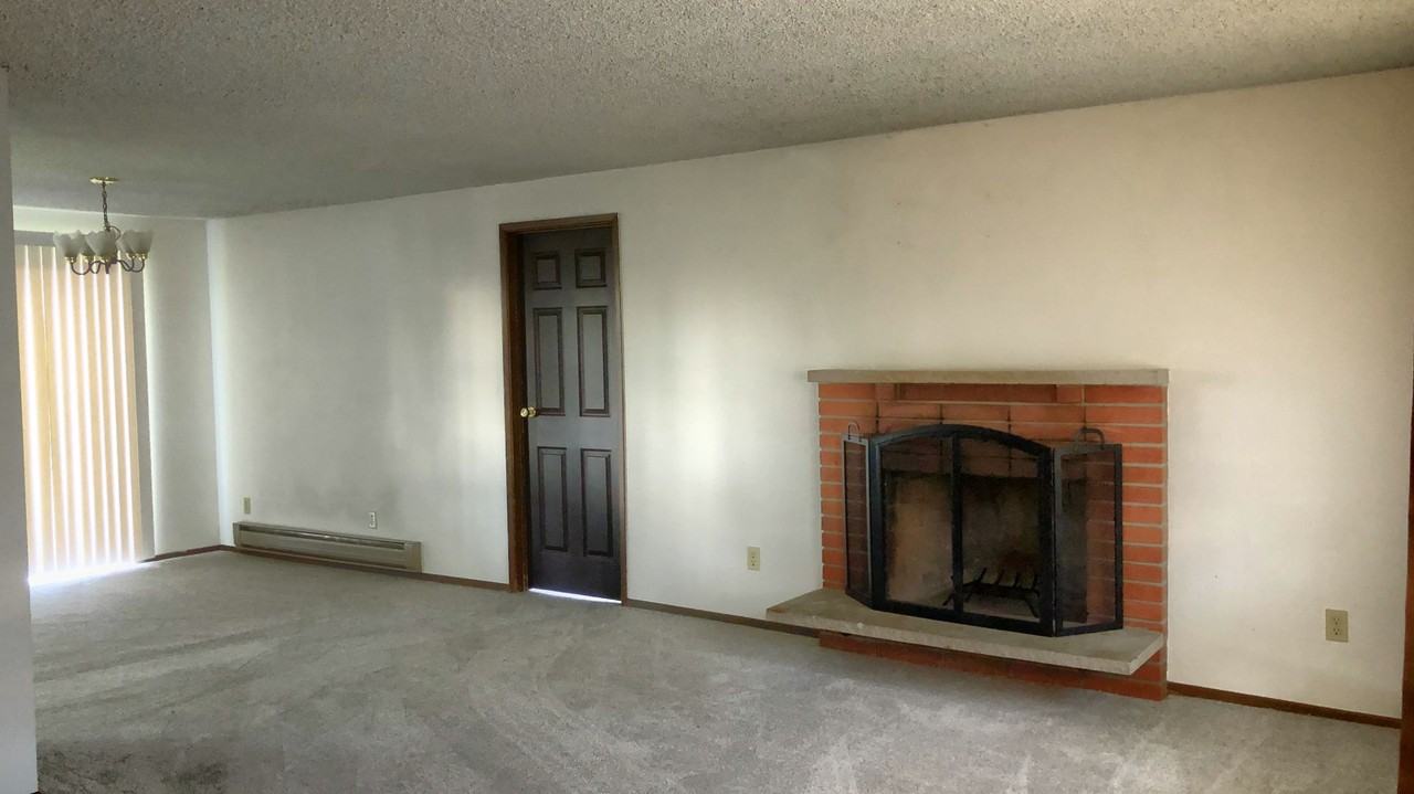 927 Nw Frigate St - Photo 2 of 17