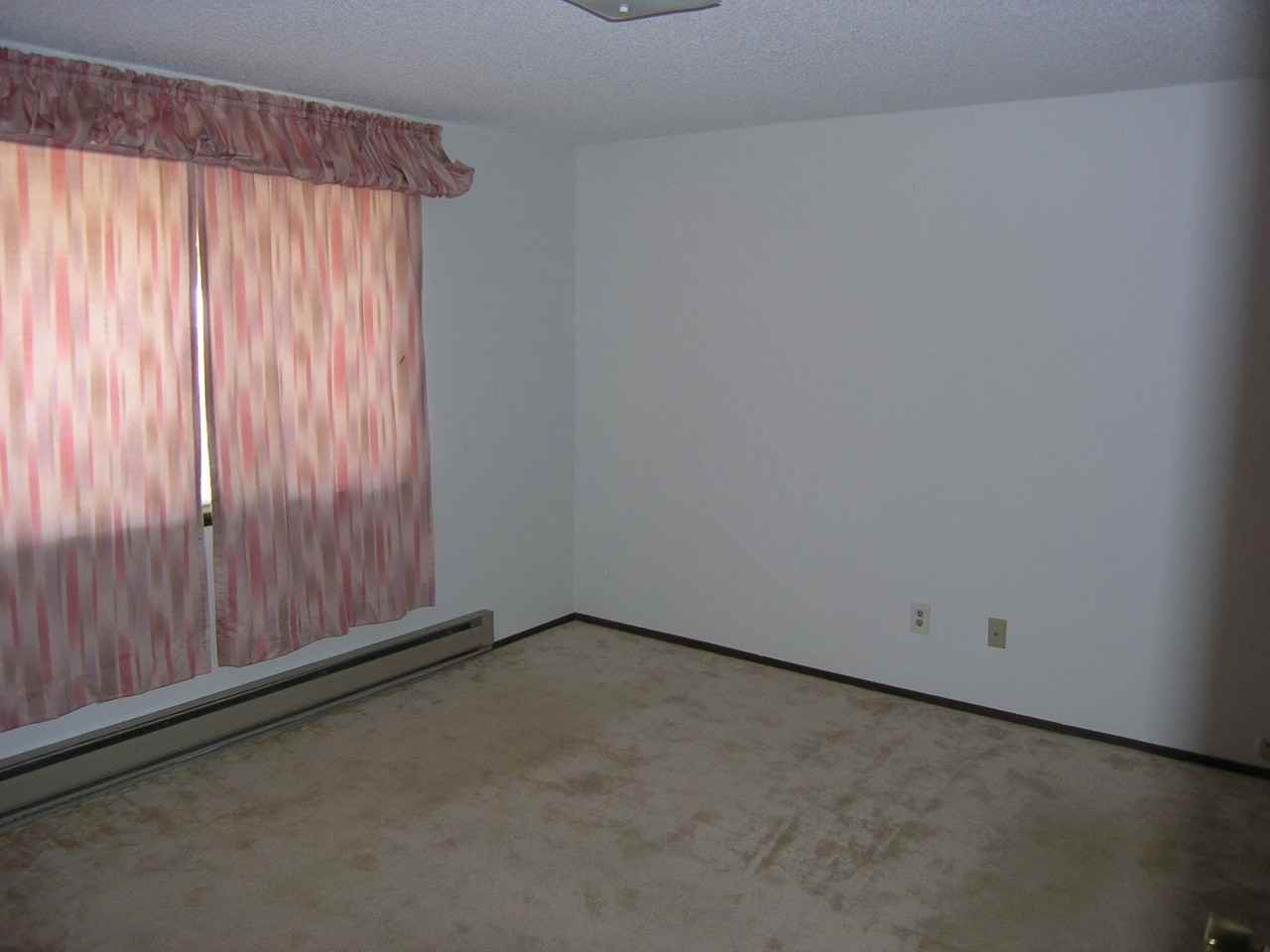 927 Nw Frigate St - Photo 7 of 17