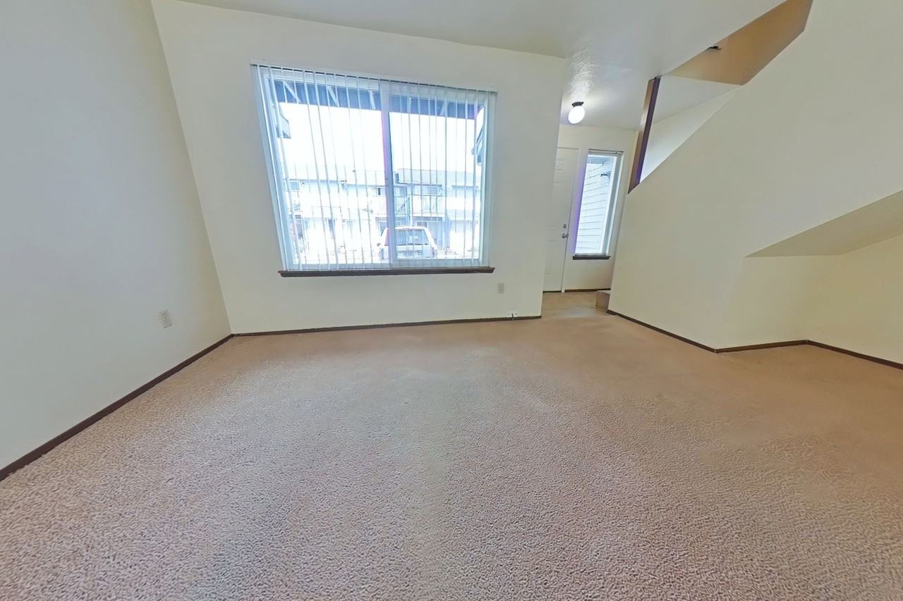 2563 Sw Pickford St #B - Photo 4 of 11