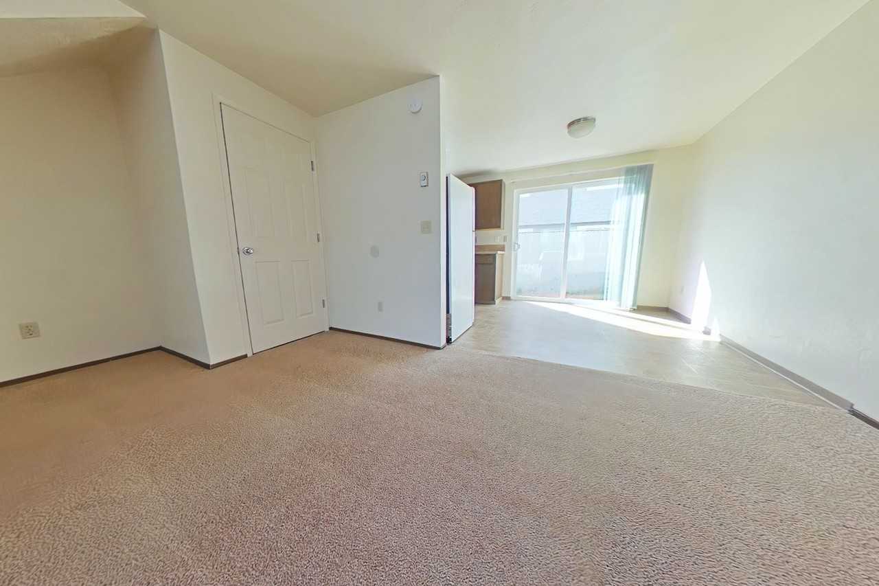 2563 Sw Pickford St #B - Photo 5 of 11
