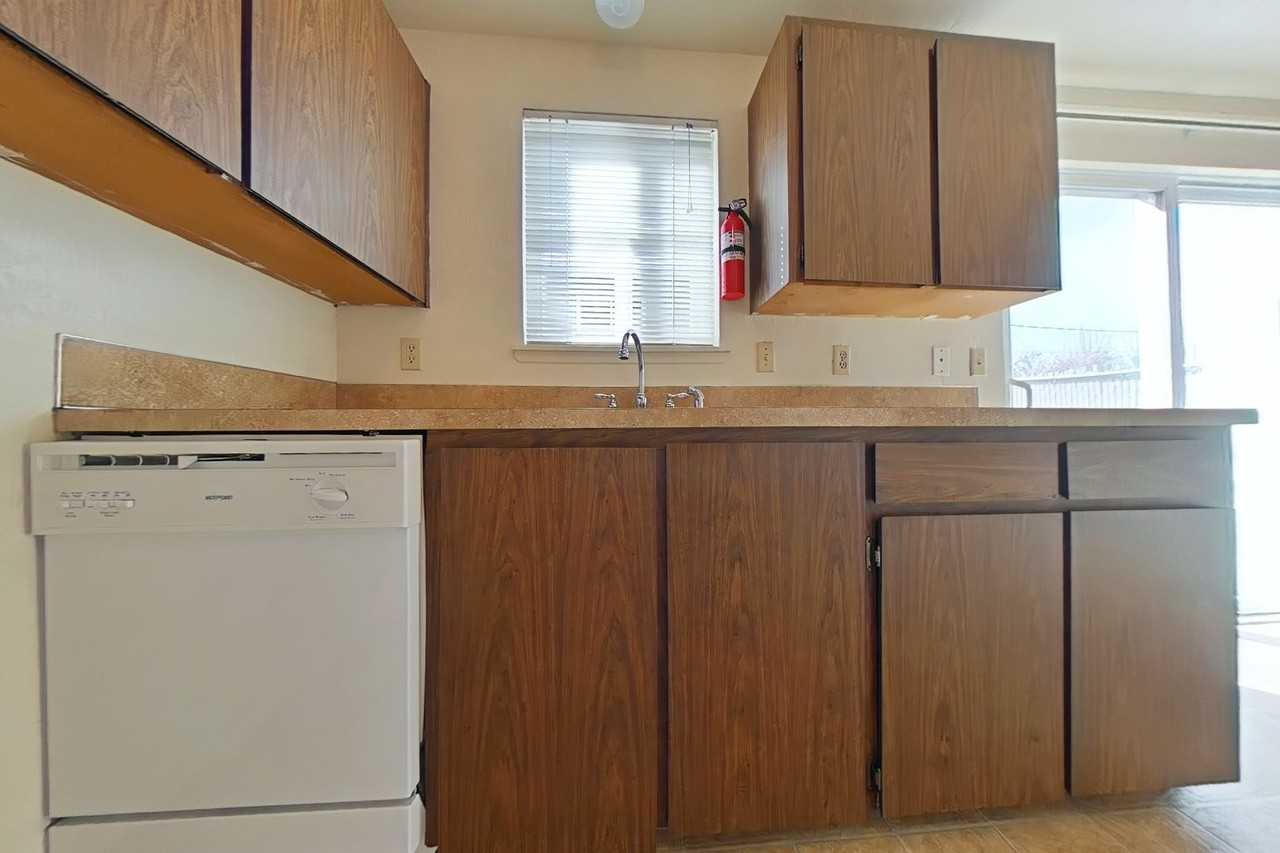 2563 Sw Pickford St #B - Photo 7 of 11