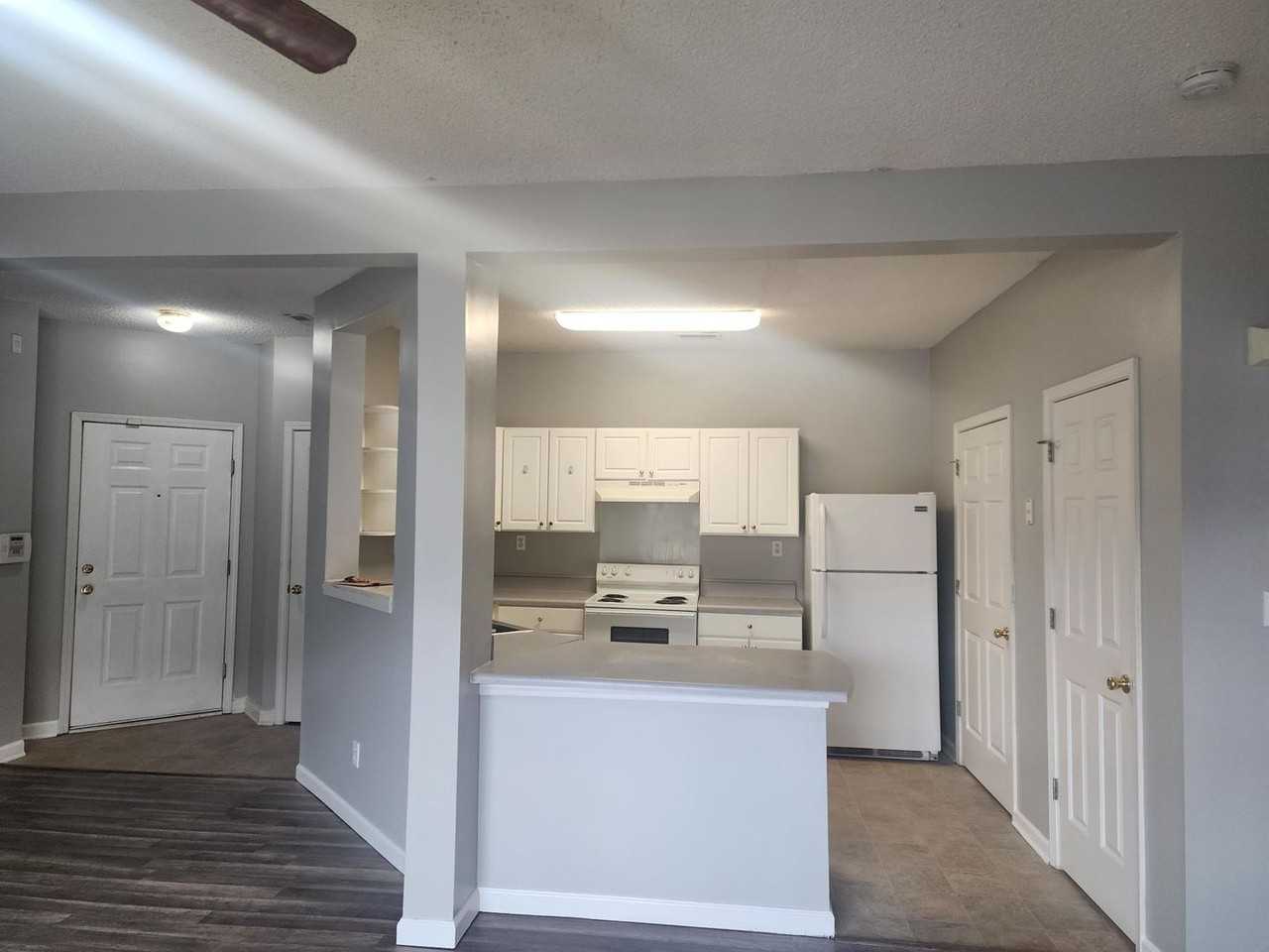 151 Wexford Dr #204 - Photo 3 of 6