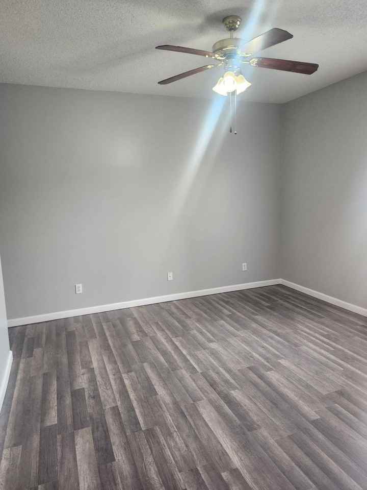 151 Wexford Dr #204 - Photo 4 of 6