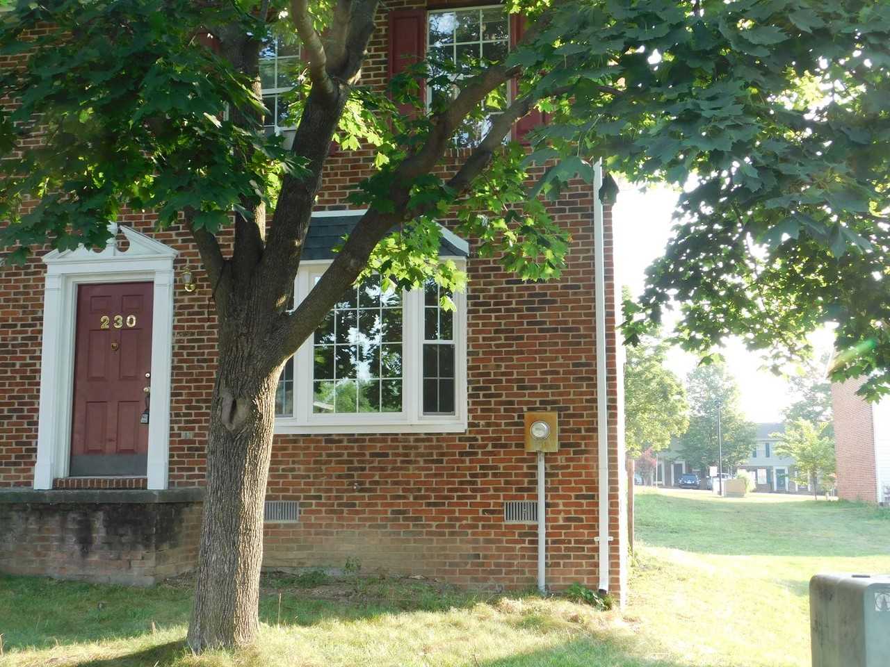 230 Waterford Ln - Photo 2 of 17