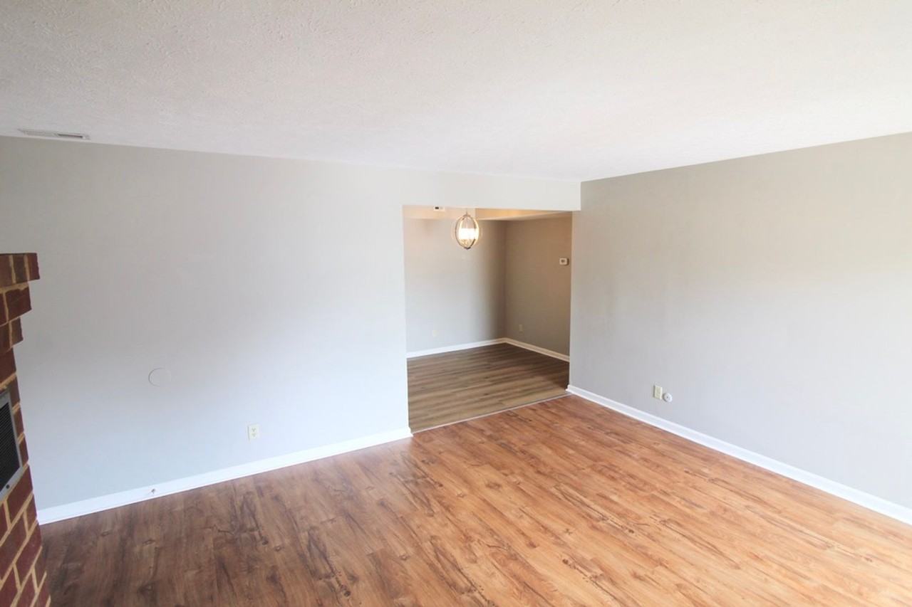 1030 Blue Ridge Dr - Photo 4 of 21