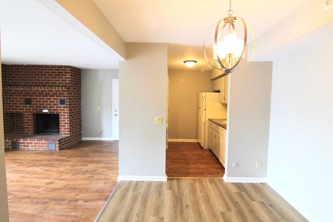 1030 Blue Ridge Dr - Photo 5 of 21