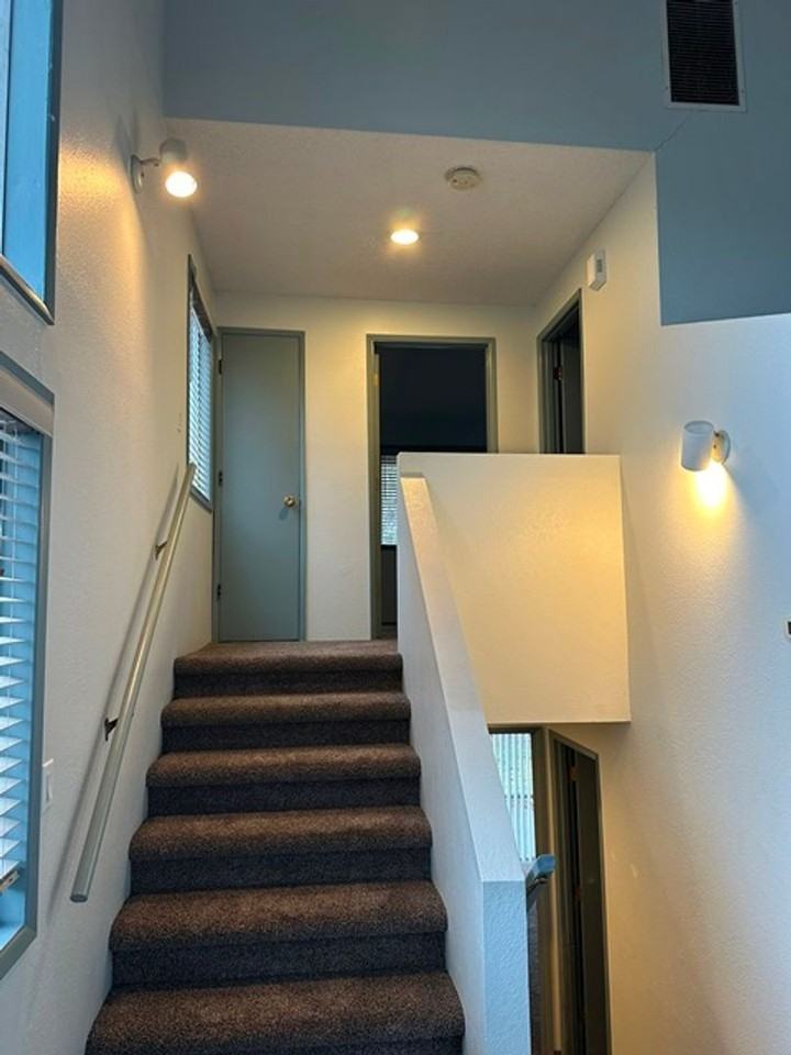 762 W Oregon Ave - Photo 6 of 13