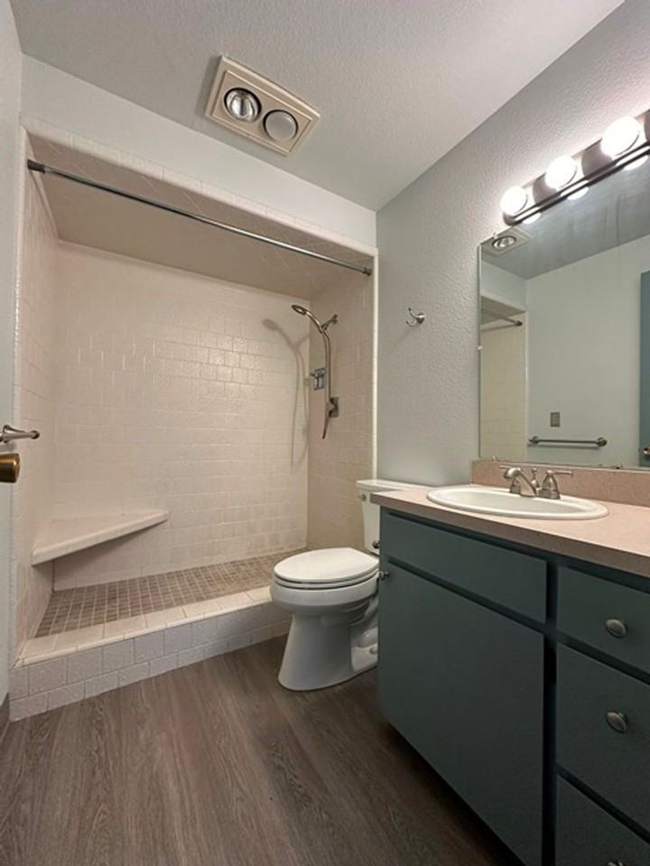 762 W Oregon Ave - Photo 7 of 13