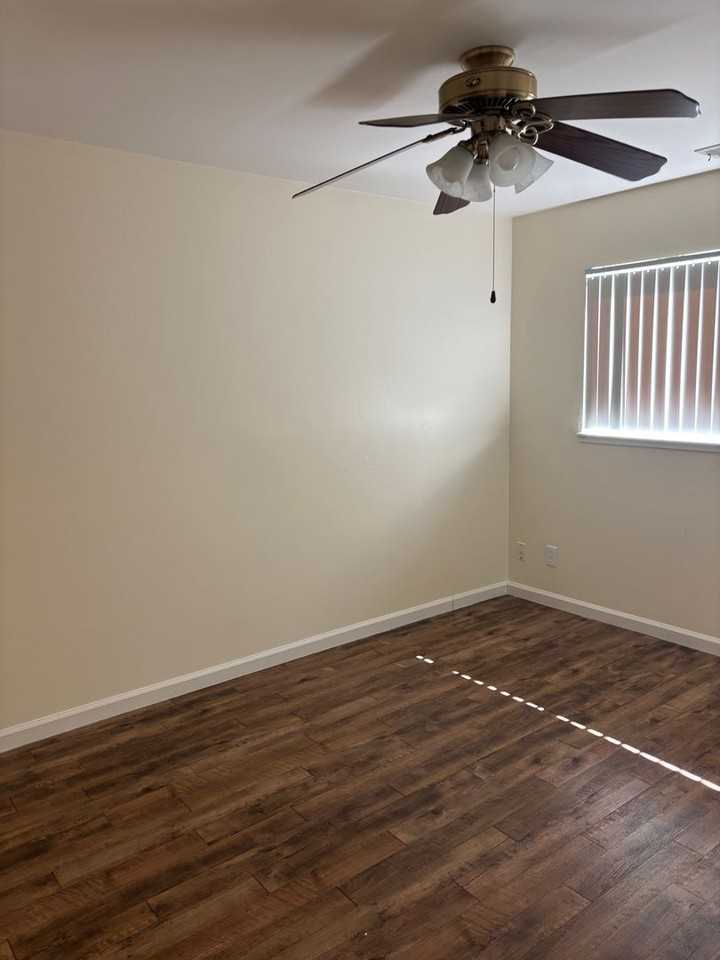 1743 Hall St - Photo 6 of 13
