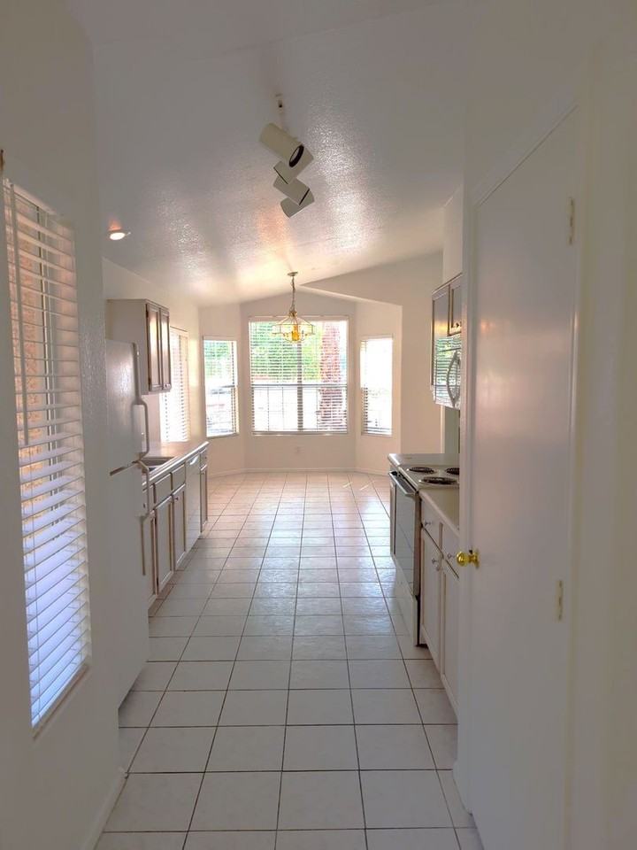 2450 S Apache Dr - Photo 4 of 6