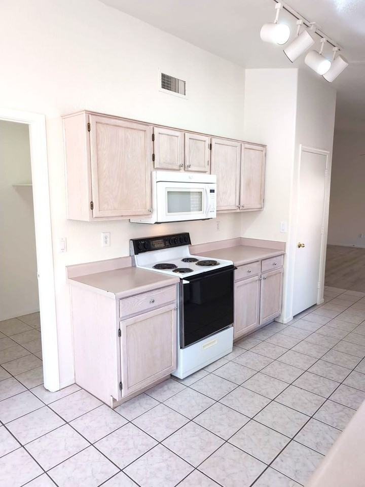 2450 S Apache Dr - Photo 6 of 6
