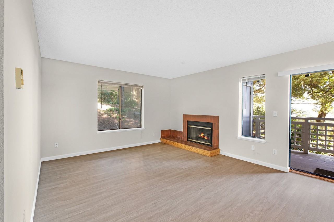 1404 Birchwood Ct - Photo 3 of 24