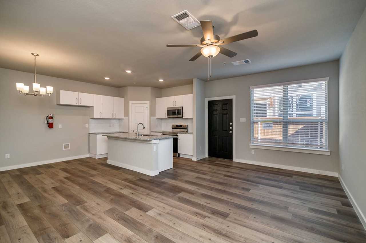 721 Harvest Moon Dr - Photo 4 of 19