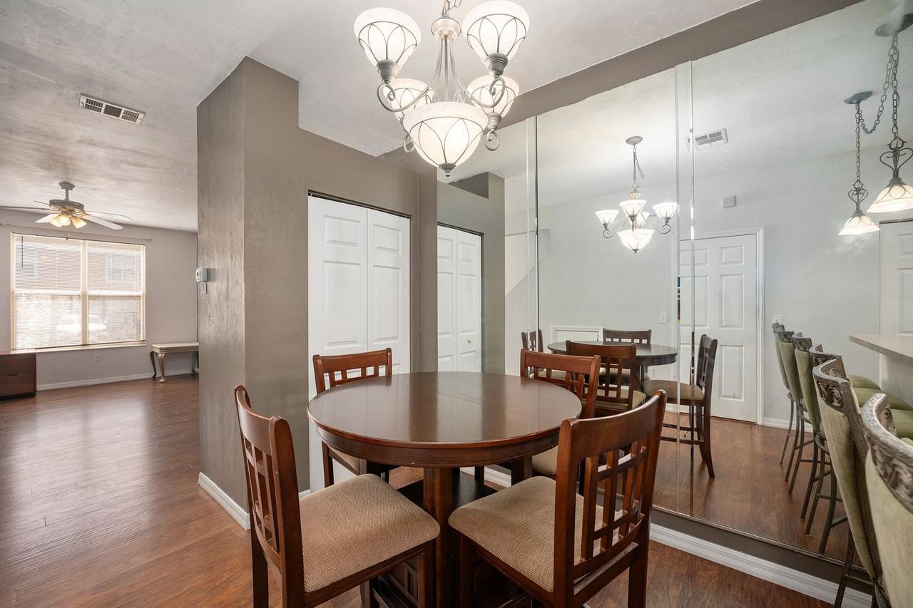 3910 Sw 20th Ave #1403 - Photo 5 of 27