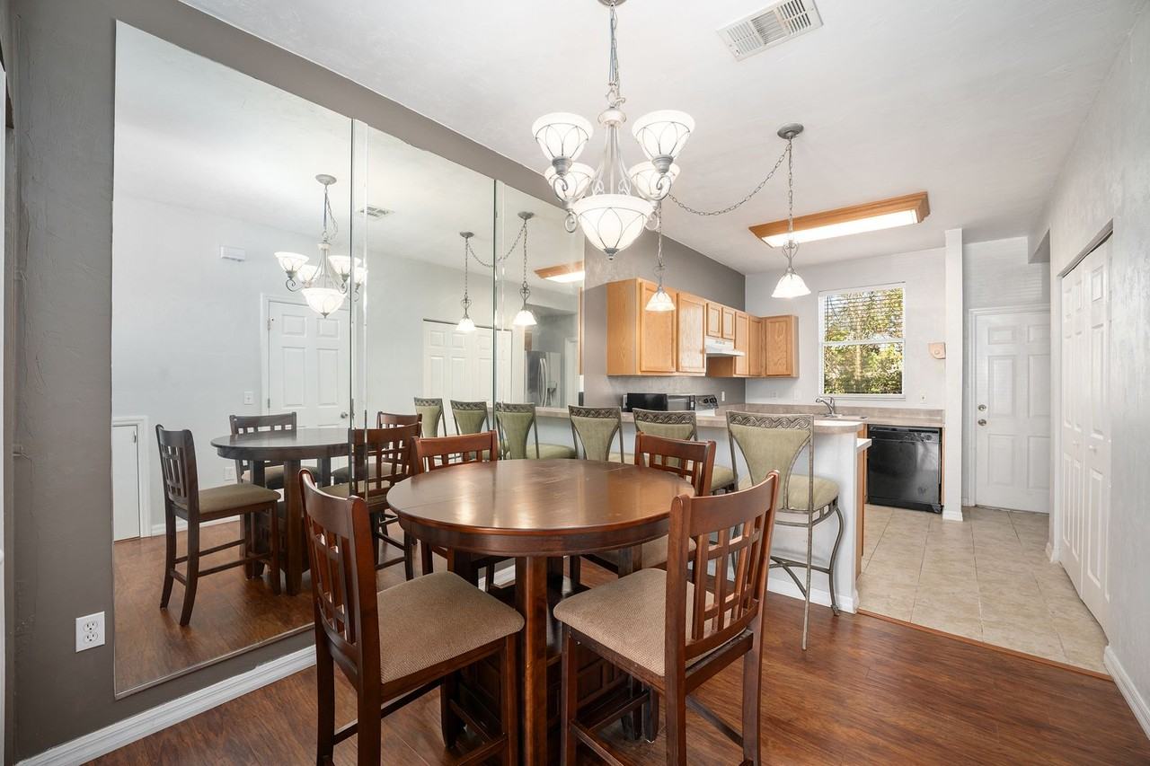 3910 Sw 20th Ave #1403 - Photo 6 of 27