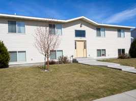 featured image of 902 E Main St