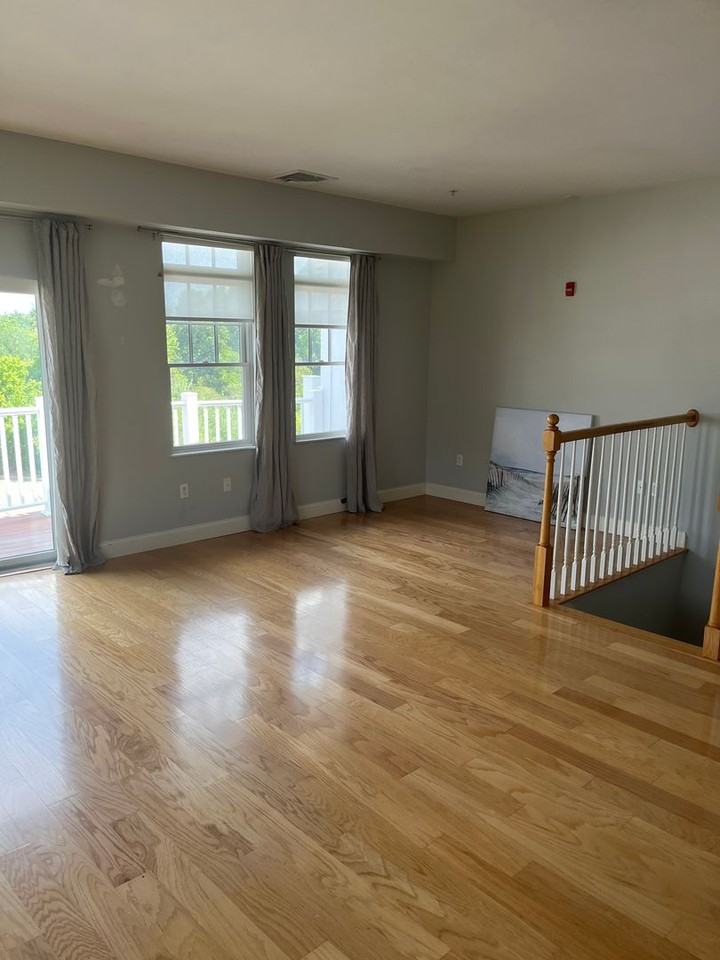614 Pond St - Photo 5 of 50