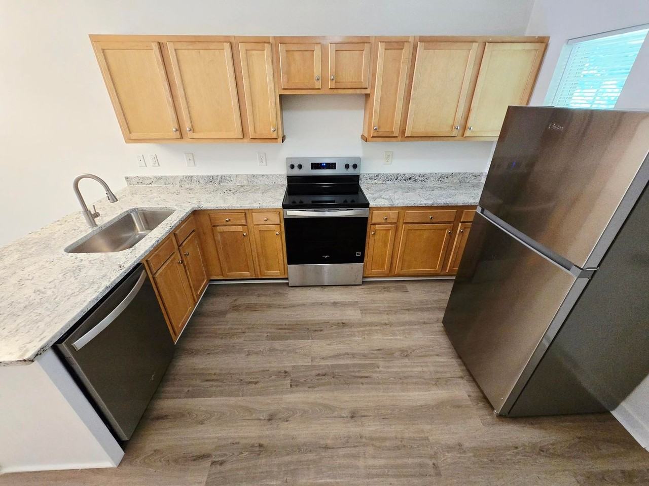 1352 Snow Ct - Photo 4 of 15