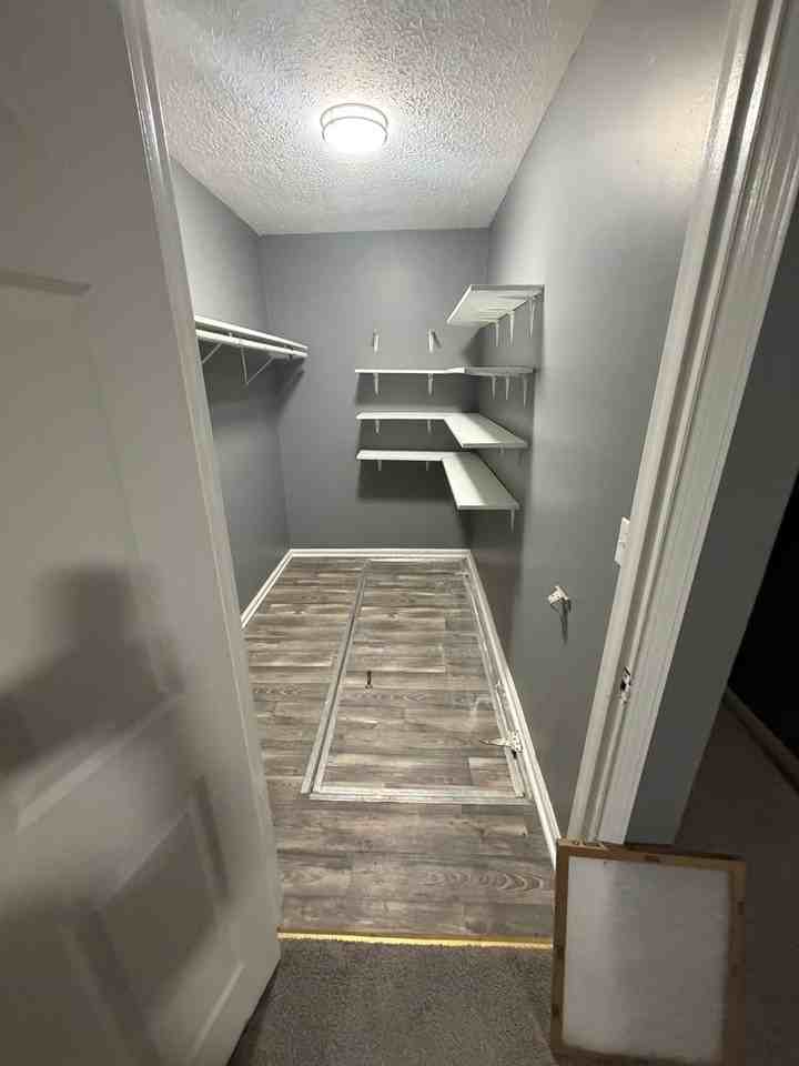 1301 Lillian Ave - Photo 6 of 13
