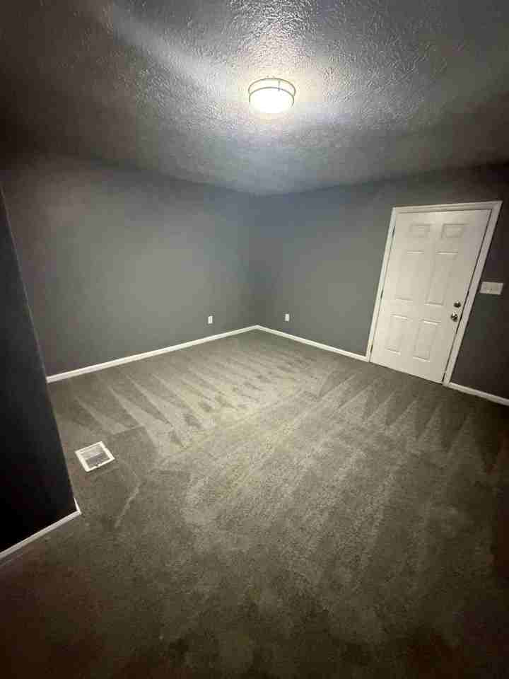 1301 Lillian Ave - Photo 7 of 13