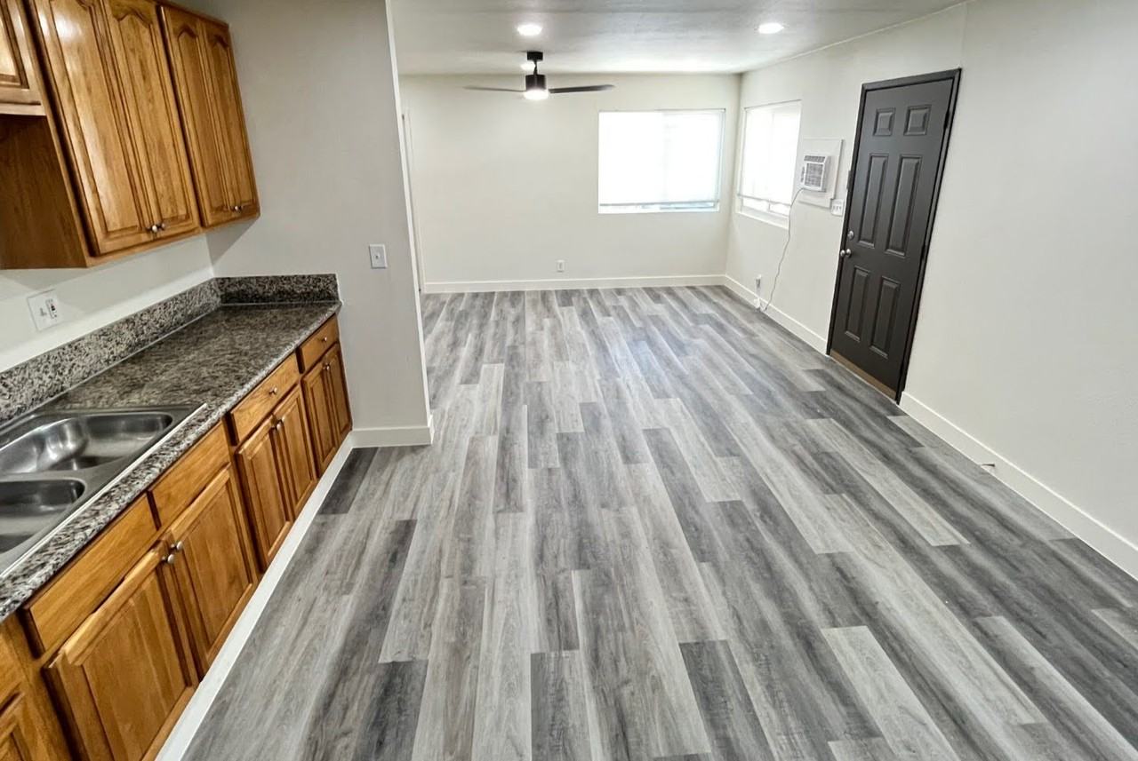 515 Ramona Avenue North - Photo 2 of 18