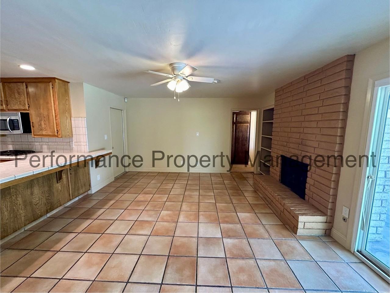4316 Charter Oaks Ave - Photo 5 of 19