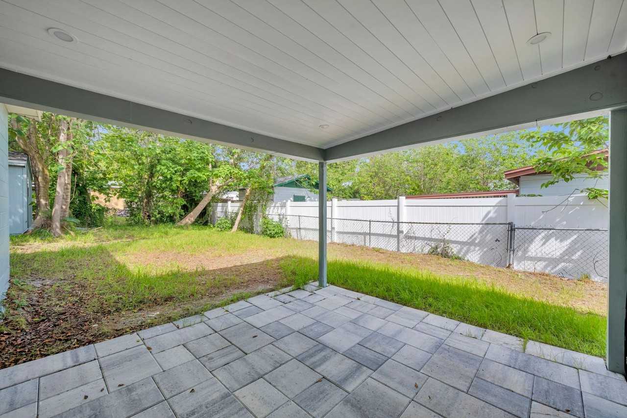 1224 Helen St - Photo 6 of 18