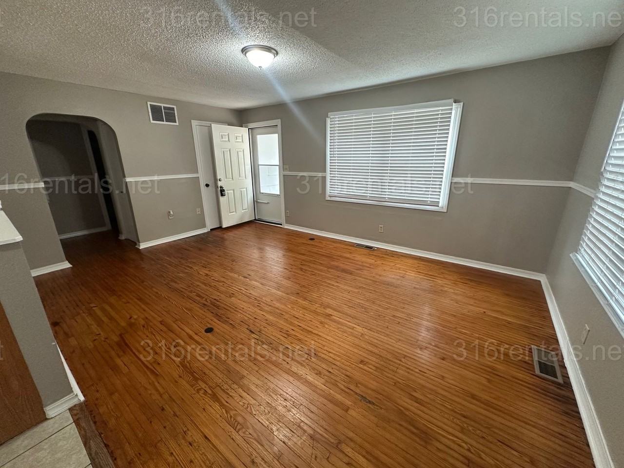1241 W Merton St - Photo 7 of 19