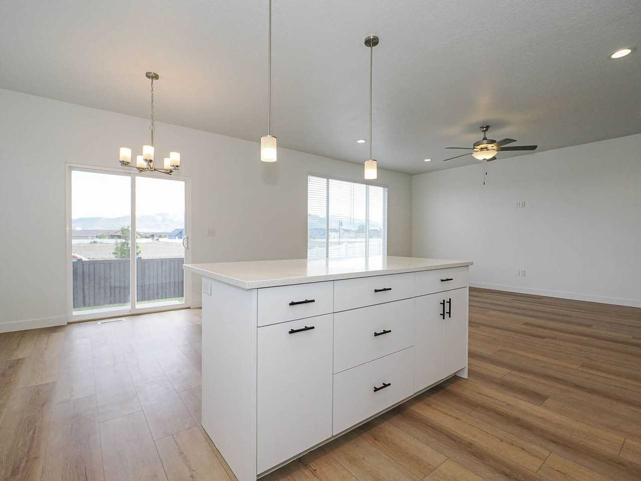 3593 N Sparrow Ln - Photo 6 of 34