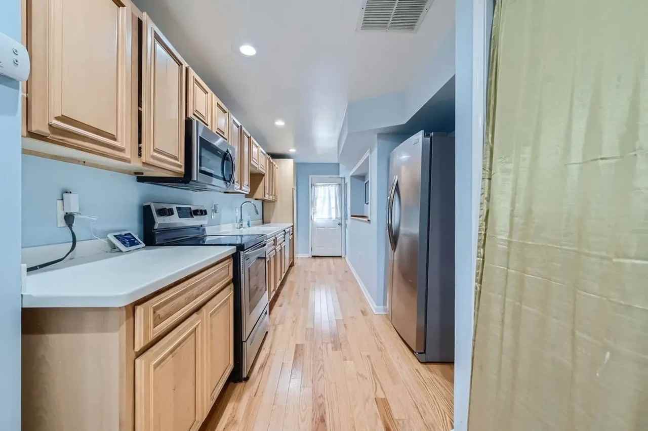 305 S Collington Ave - Photo 6 of 23