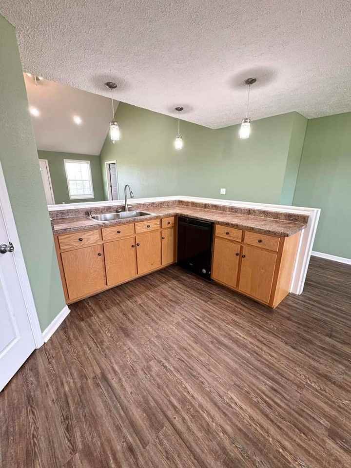 5894 Stovall Rd - Photo 4 of 13