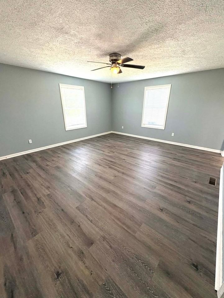 5894 Stovall Rd - Photo 7 of 13