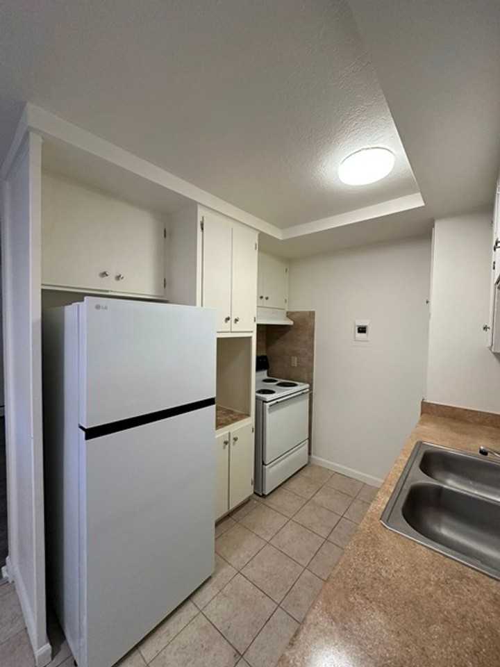 Union Manor Apartments - Photo 4 of 21