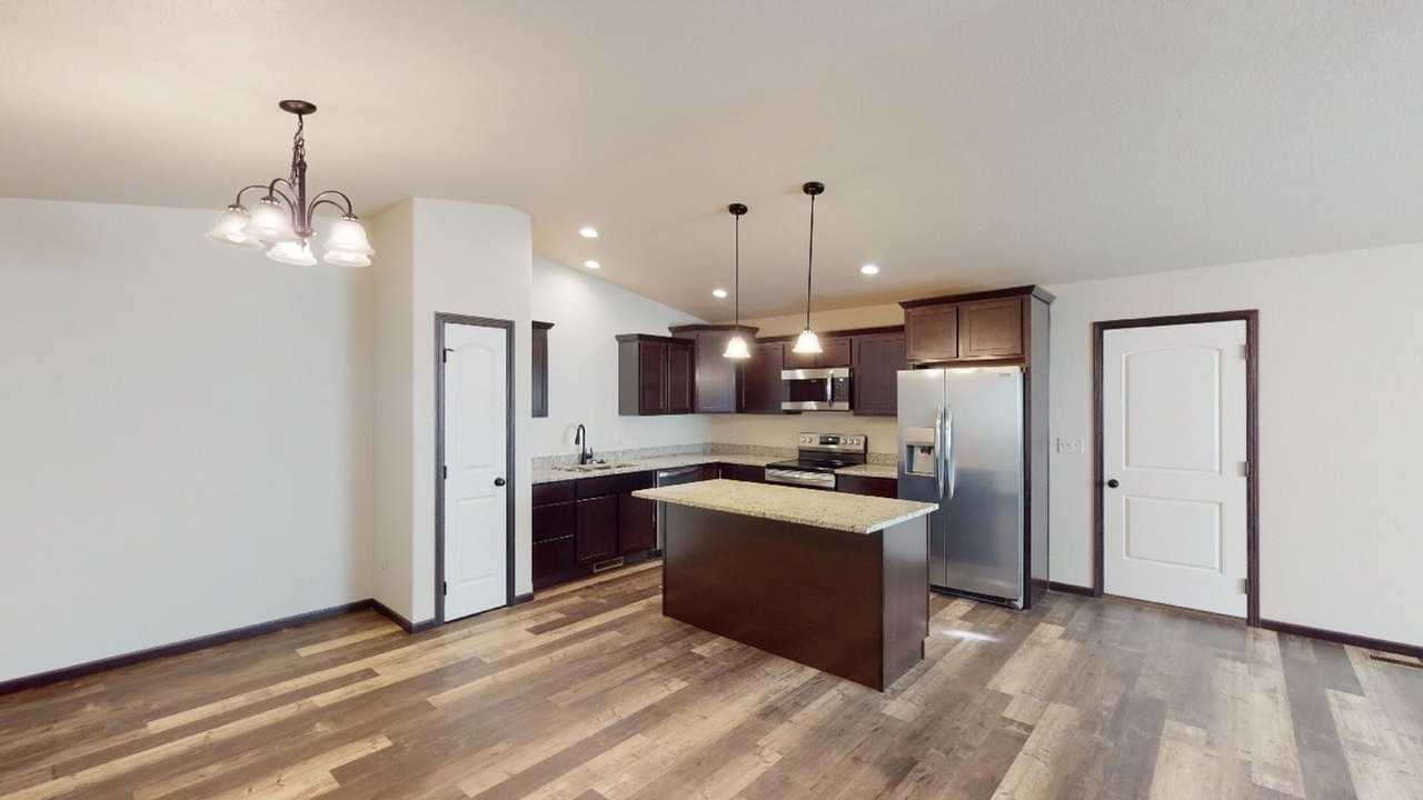 649 Prairie Rd - Photo 4 of 13