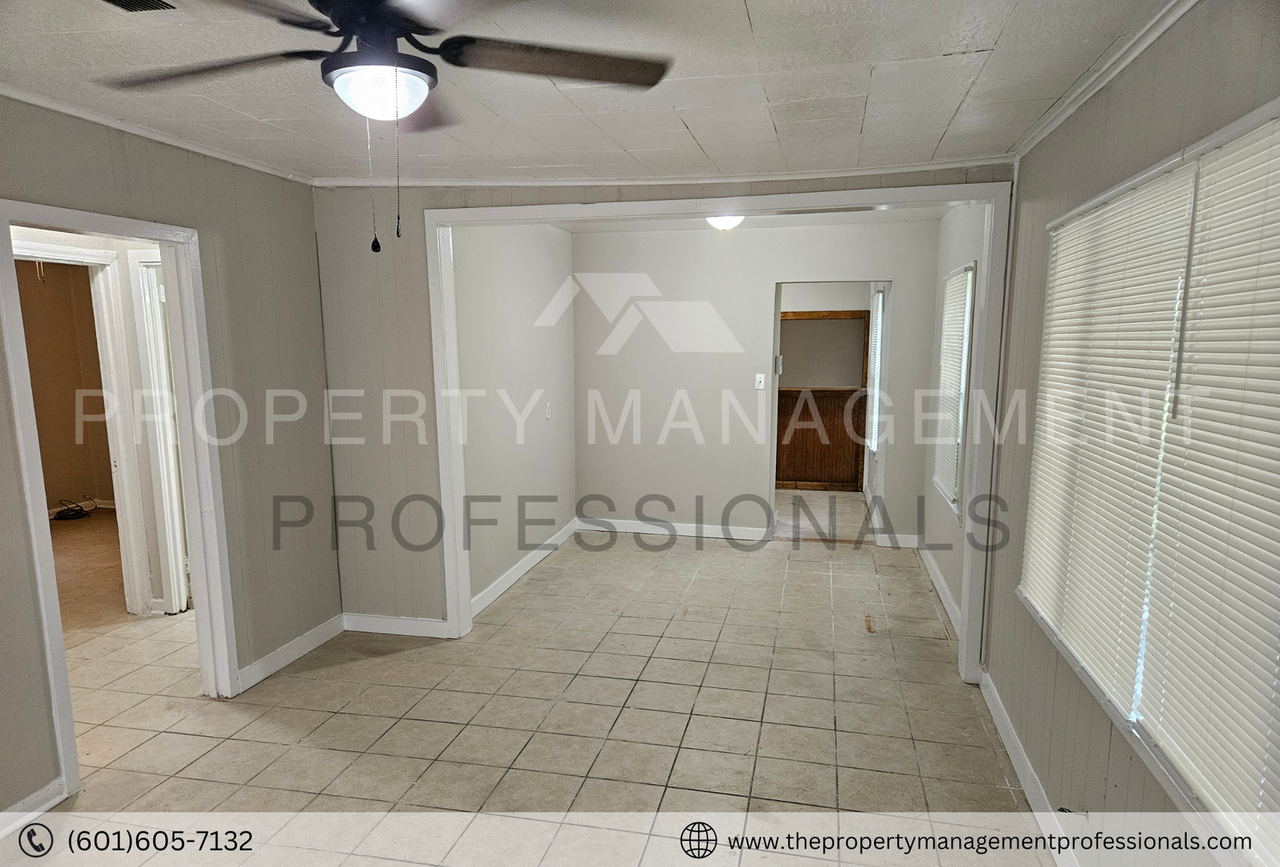140 Neatherwood Dr - Photo 3 of 18
